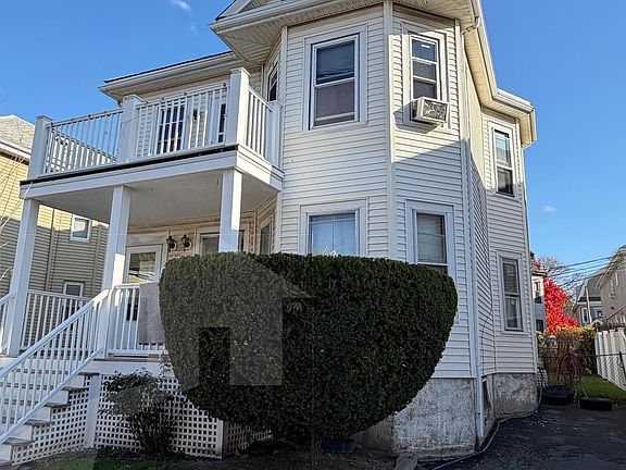 3rd image of 31 Illinois Ave