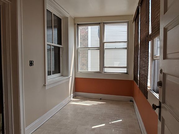 5th image of 1235 W Cornelia Ave #2F