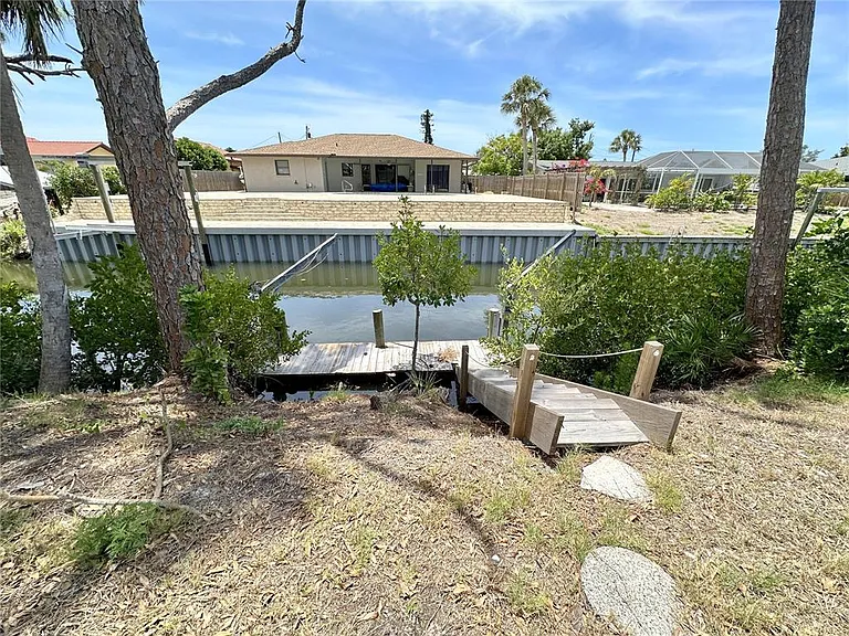 1081 Humboldt St — Photo 21