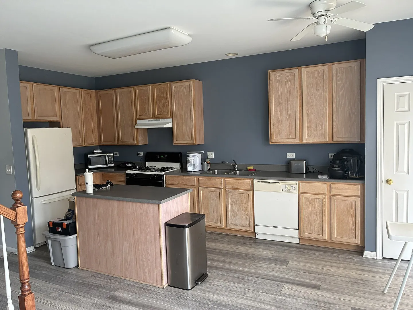 2 bed, 2.5 bath, 1641 sqft, $2,400 — Photo 4