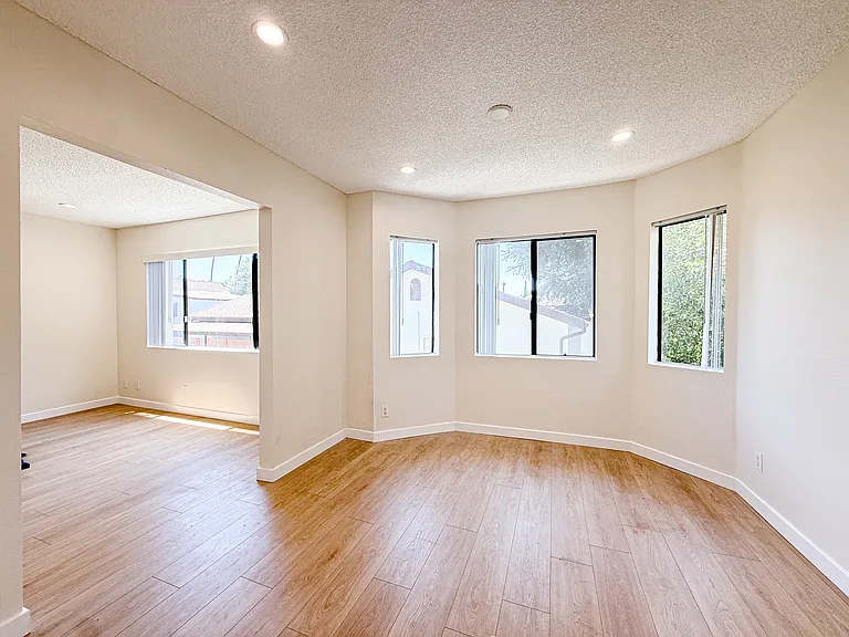517 Fischer St #5 — Photo 5