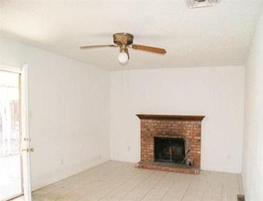 2nd image of 7413 Coulson Dr NE