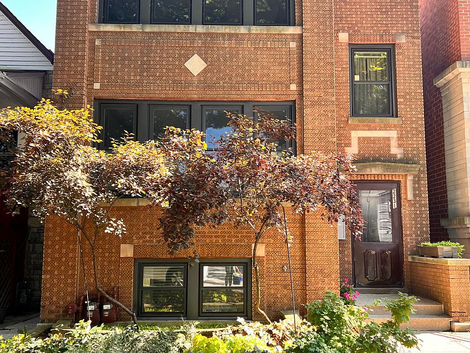1st image of 2231 W Berwyn Ave #G