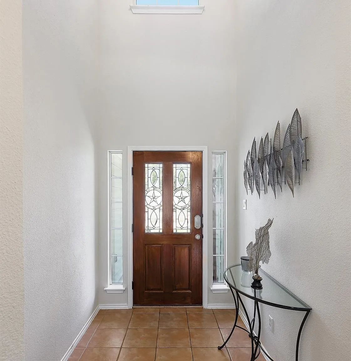 4 bed, 3.0 bath, 2341 sqft, $2,800 — Photo 3