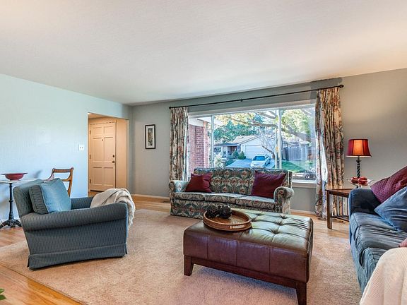 5th image of 108 Belwood Ln