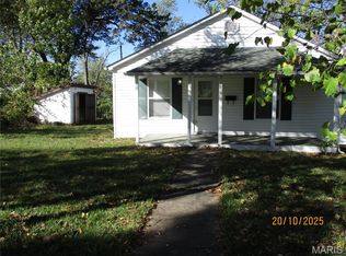212 N Mapleshade Rd, Cuba, MO 65453
