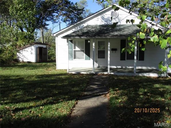 212 N Mapleshade Rd, Cuba, MO 65453