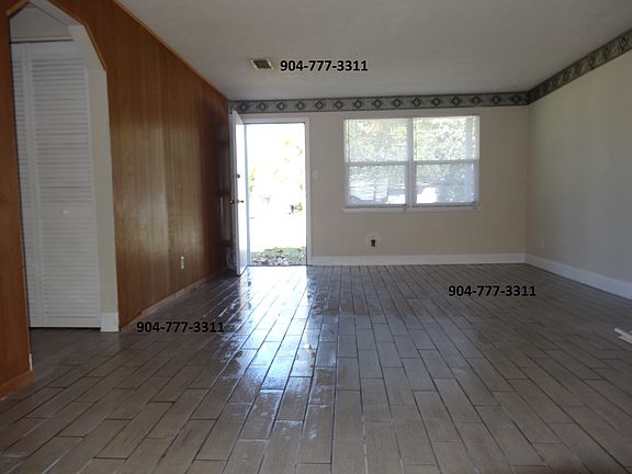 3rd image of 300 Woodside Dr
