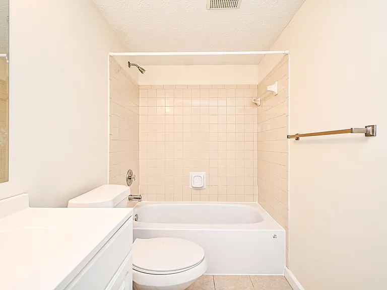 3021 Stratford Ct #1 — Photo 34