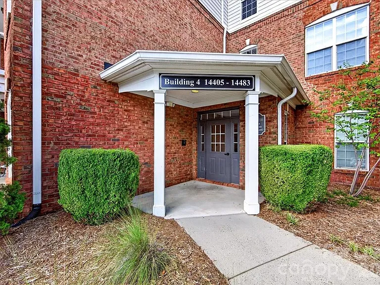 14437 San Paolo Ln — Photo 35