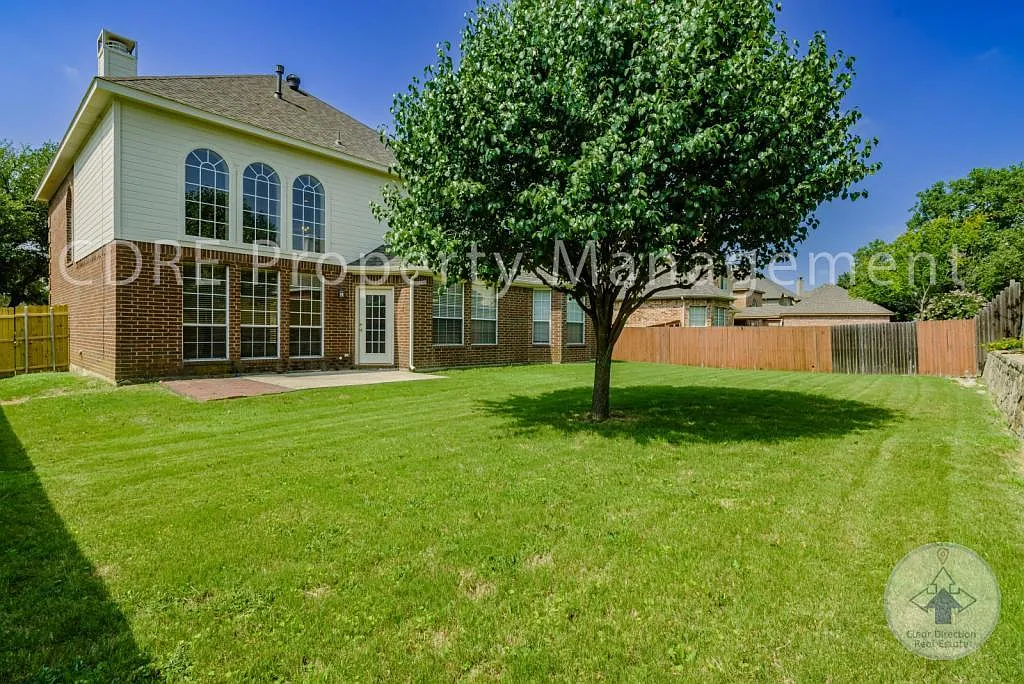 1211 Limestone Creek Dr — Photo 4
