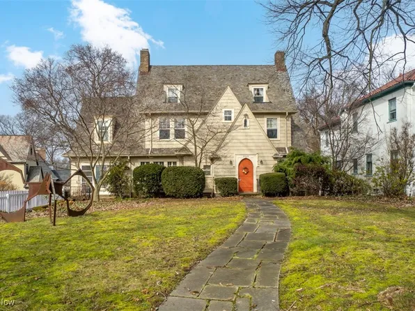 2605 Derbyshire Rd, Cleveland Heights, OH 44106