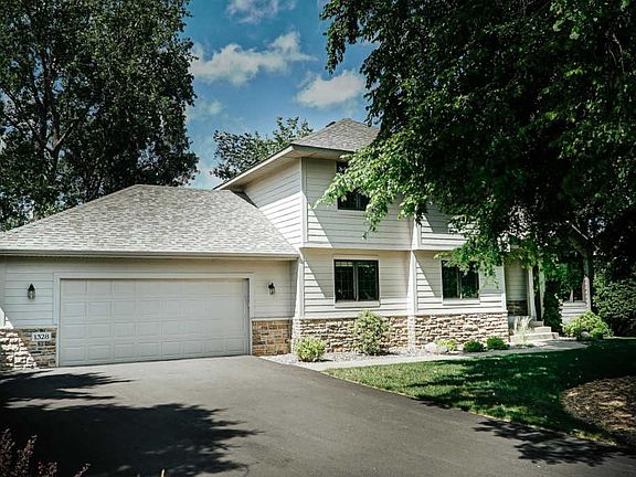 2nd image of 1328 Forest Cir