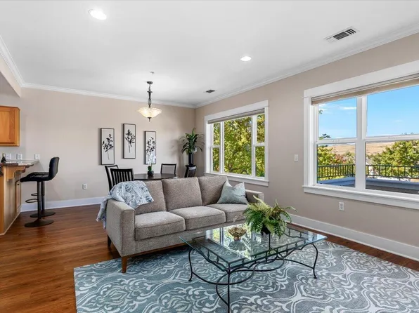 624 Fair Oaks Ct, Ashland, OR 97520