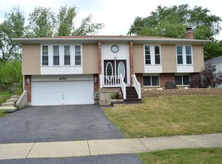 408 Rockhurst Rd, Bolingbrook, IL 60440