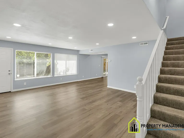 5334 Karbet Way — Photo 12