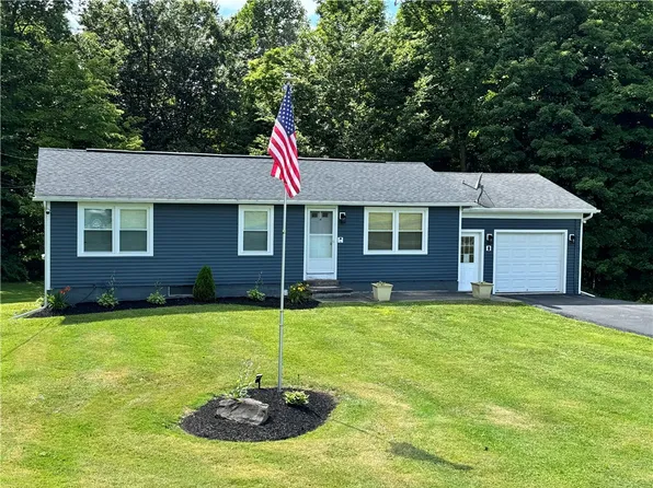 1991 Van Auken Rd, Newark, NY 14513