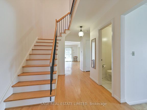 5th image of 34 Craketts Ave