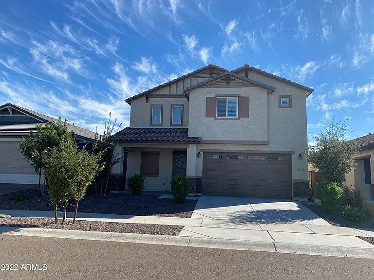 2119 W Betty Elyse Ln — Photo 1