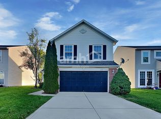 6727 Wimbledon Dr, Zionsville, IN 46077