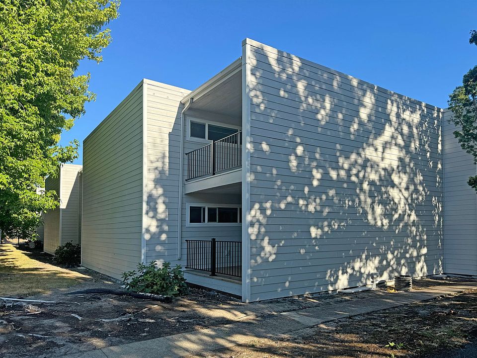 1st image of 160 N Whitman St #12