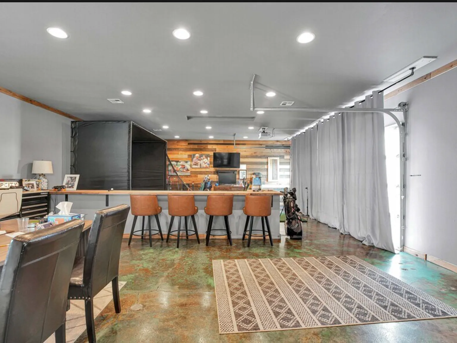 2 bed, 1.5 bath, 2128 sqft, $4,200 — Photo 2