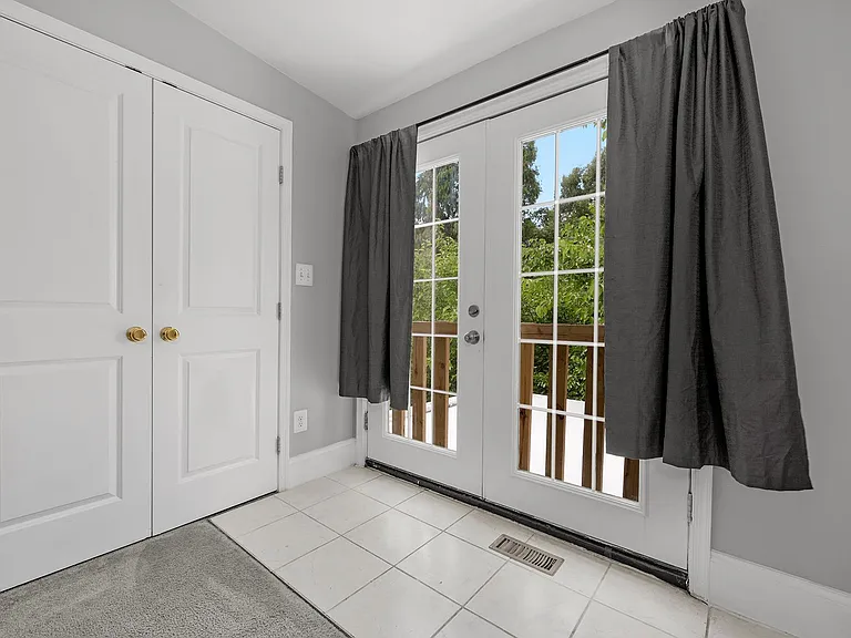 104 S Carrollton Ave — Photo 17
