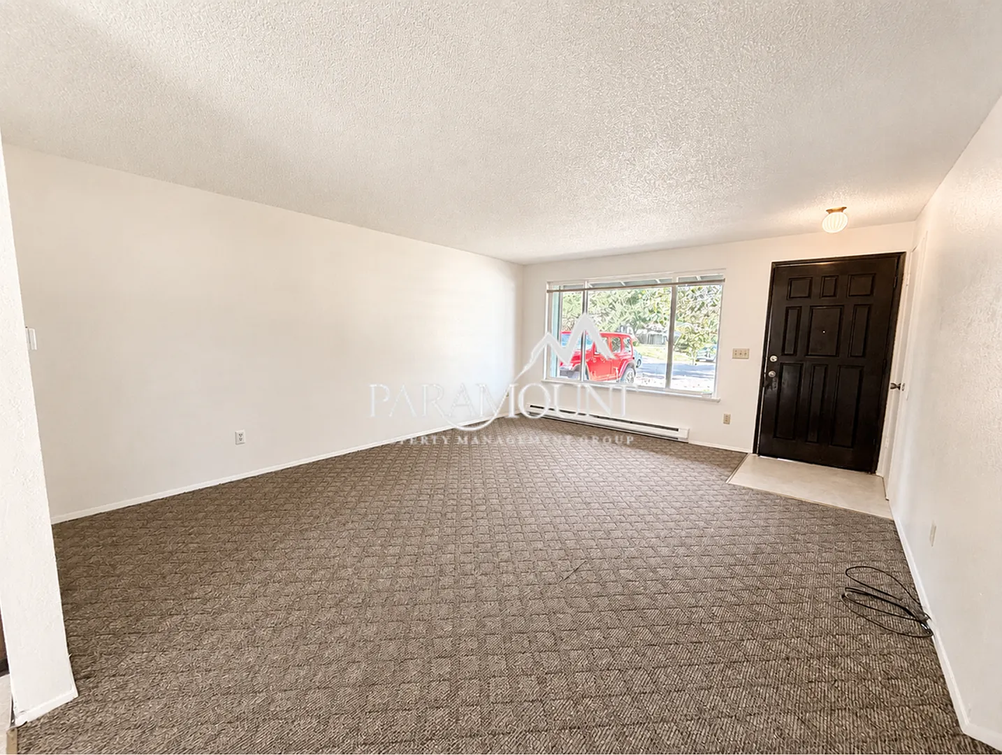 (Application Pending)Charming 2-Bedroom Duplex with Garage! — Photo 4