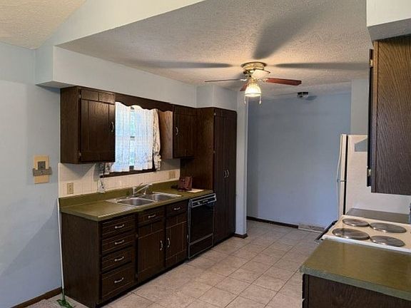 4th image of 2704 Belmont Blvd