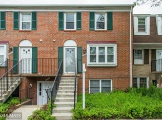 1042C Ramsgate Dr, Sterling, VA 20164