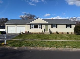 60 Red Coach Dr, Stratford, CT 06614