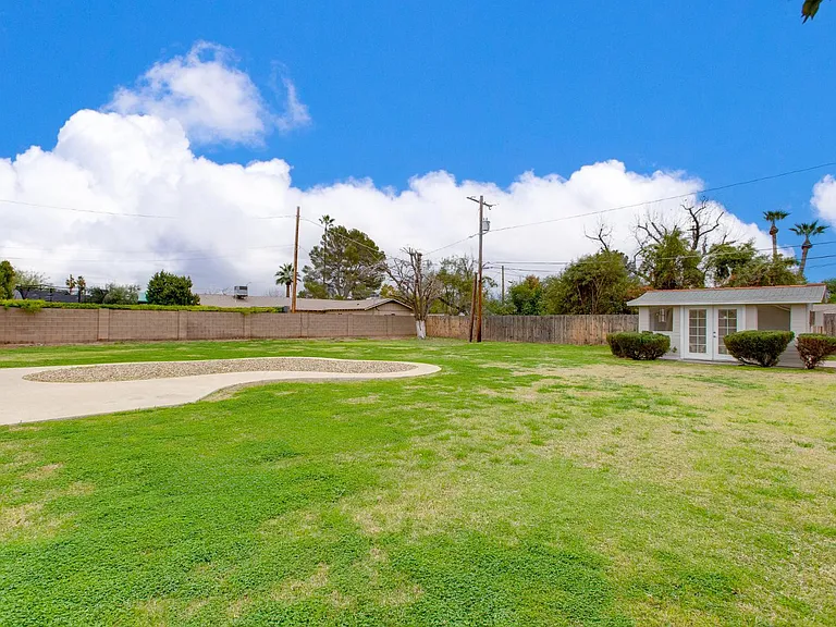 2917 E Mariposa St — Photo 19