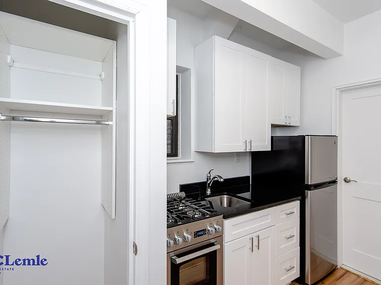 218 E 81st St #5RW — Photo 2