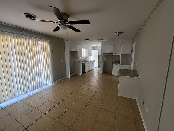 5th image of 1726 Camellia Ln