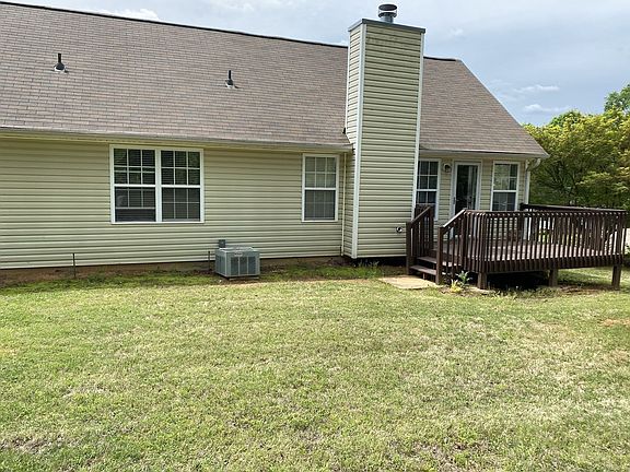 3rd image of 140 Dare Ln