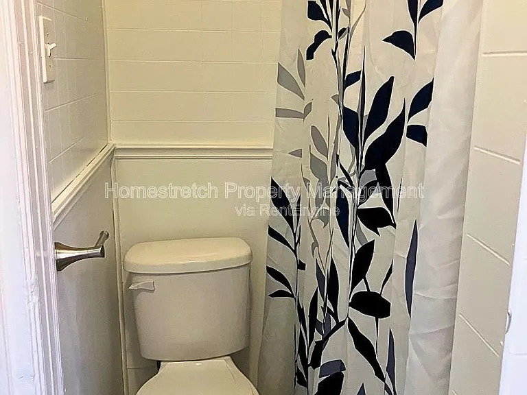 3233 Oregon Ave #2 — Photo 2
