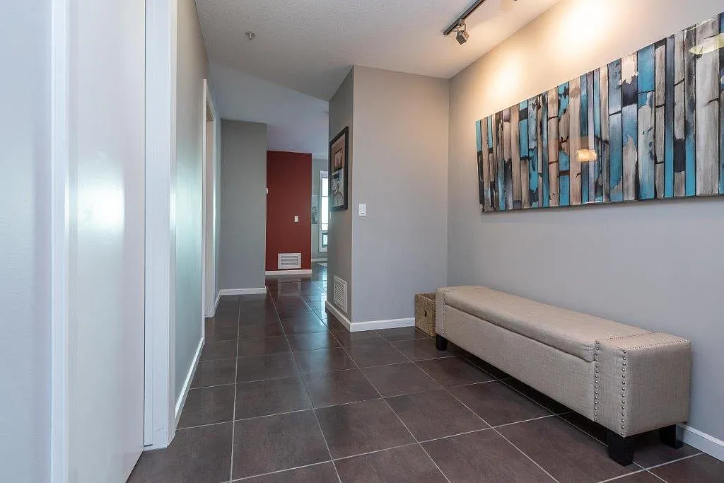 2 bed, 1102 sqft, $2,400 — Photo 4