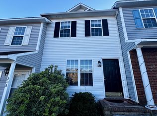 204 Meadowbrook Ln, Jacksonville, NC 28546