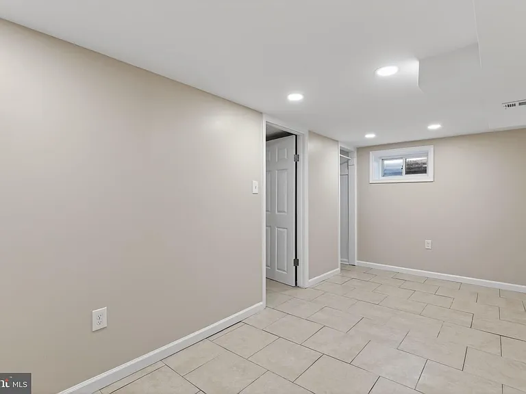 7216 Carol Ln — Photo 30