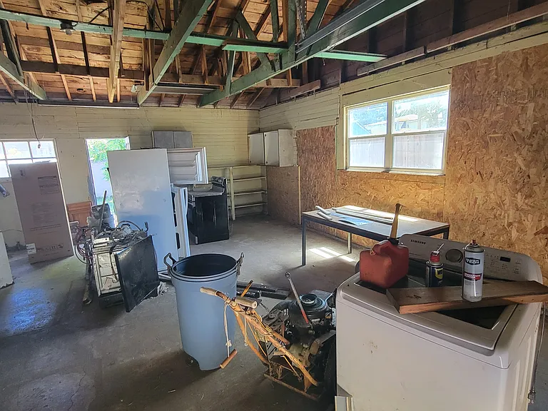 3480 3rd Ave SE — Photo 11