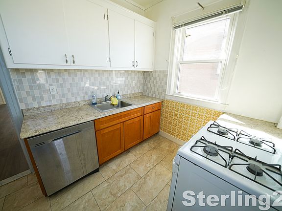 4th image of 20-44 46th St #2R