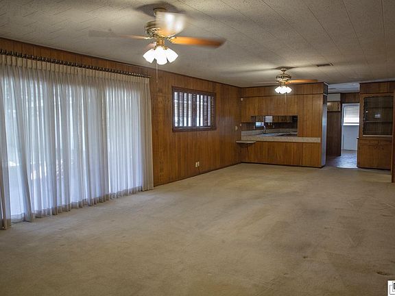 2nd image of 400 Island Dr