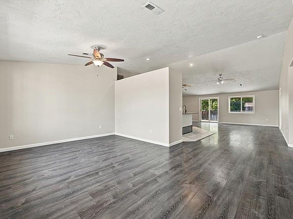 5th image of 4910 S Washington Pl