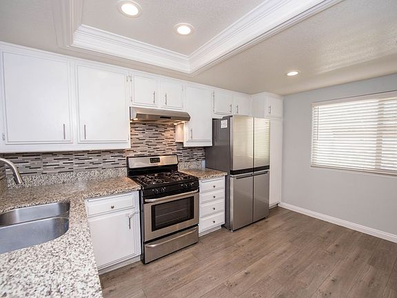 3rd image of 16921 Lakefront Cir #C146