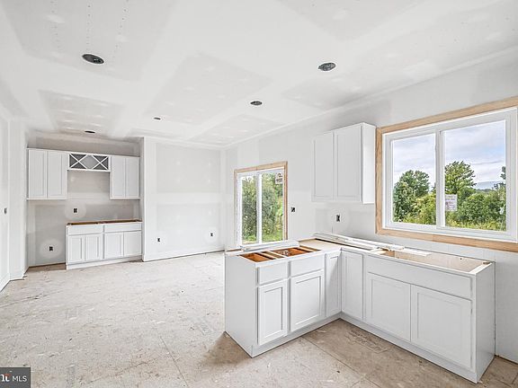 4th image of 214 Chapel Village Rd