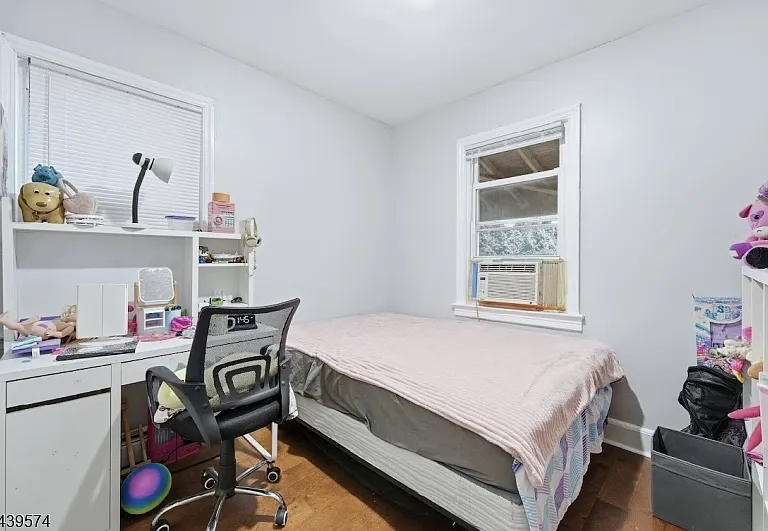 328 John St — Photo 7