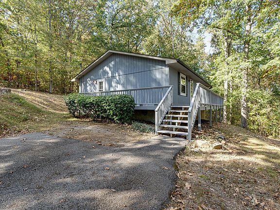 2nd image of 112 Creeks Bend Dr