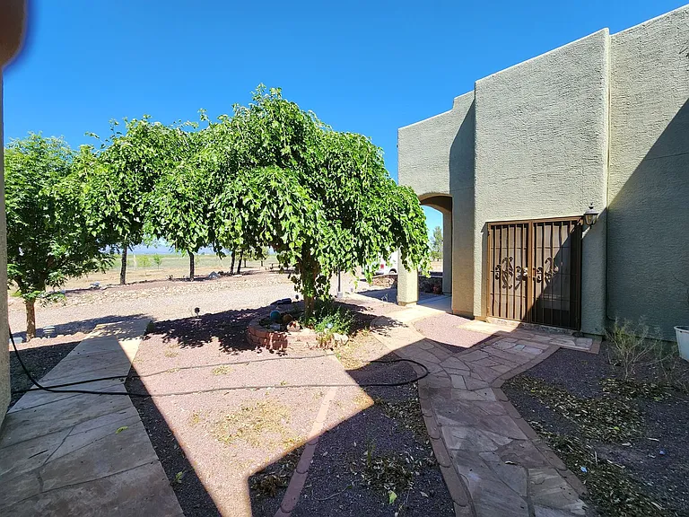 1050 W Rochin Rd — Photo 48
