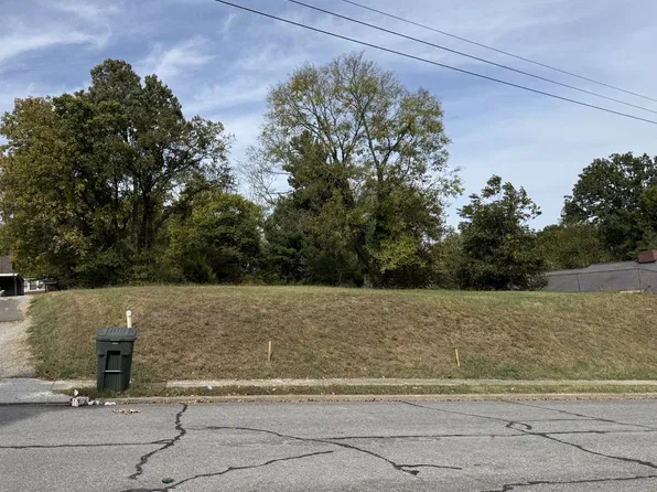 103 3rd Ave E, Springfield, TN 37172