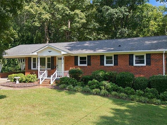 2nd image of 423 Bradley Rd